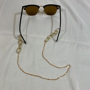 Face mask 😷 holder